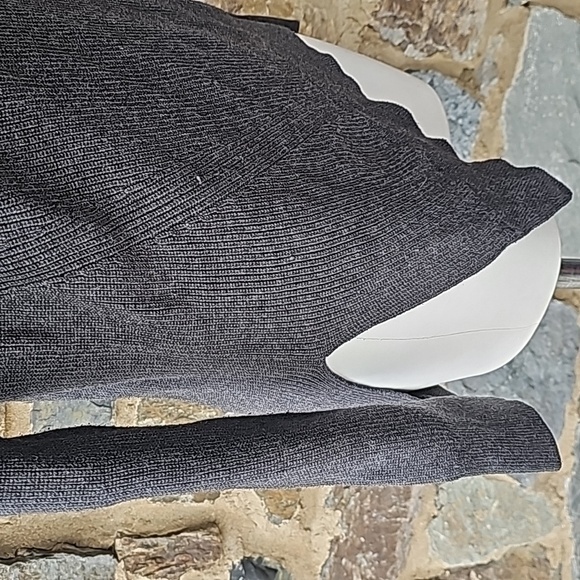 ATHLETA Asymmetrical Rest Day Crewneck Sweater Long Sleeve Gray Women's Size XXS - Picture 4 of 9